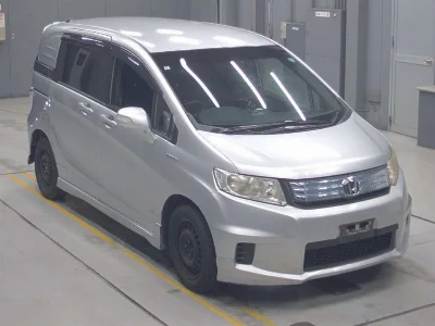 HONDA FREED SPIKE HYBRID