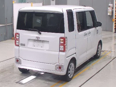 TOYOTA PIXIS MEGA