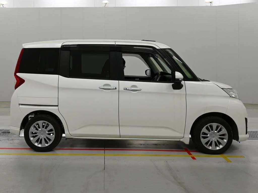 Subaru Justy  с аукциона в Японии