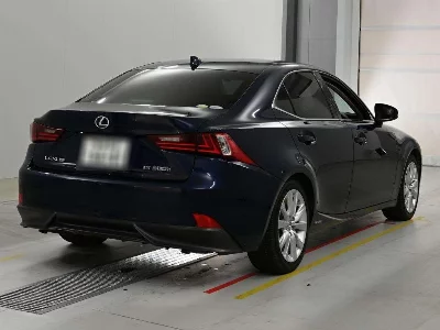 LEXUS IS