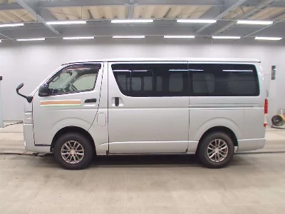 TOYOTA HIACE VAN