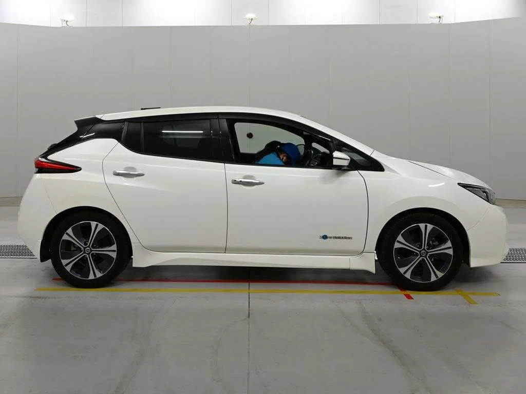 Nissan Leaf  с аукциона в Японии