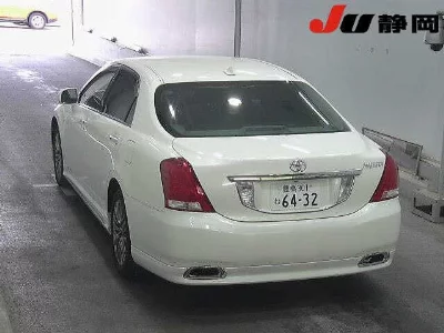 TOYOTA CROWN MAJESTA