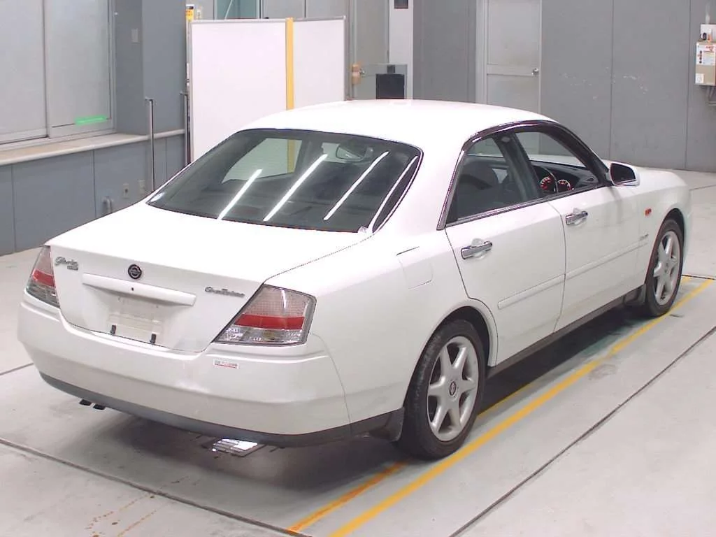 Nissan Gloria  с аукциона в Японии