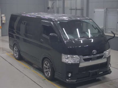 TOYOTA HIACE VAN
