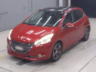 Peugeot 208  с аукциона в Японии