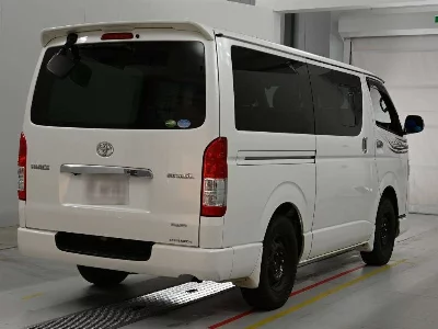 TOYOTA HIACE VAN