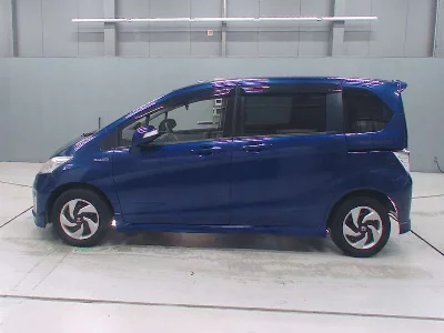 HONDA FREED HYBRID