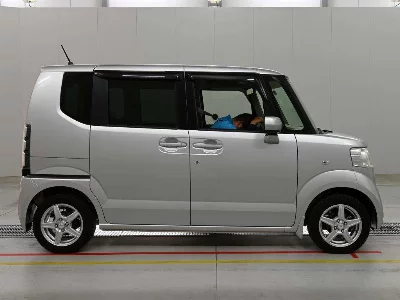 HONDA N BOX +