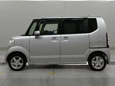 HONDA N BOX +