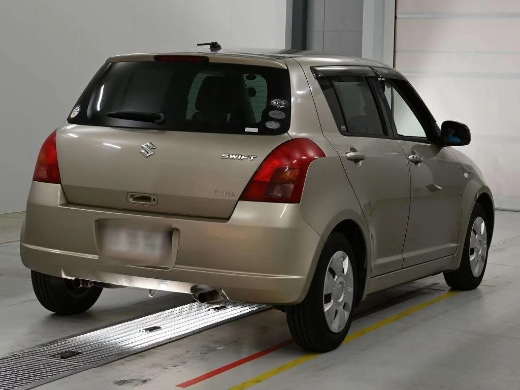 Suzuki Swift  с аукциона в Японии
