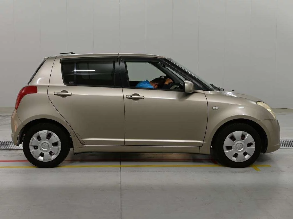 Suzuki Swift  с аукциона в Японии