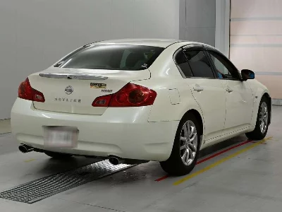 NISSAN SKYLINE