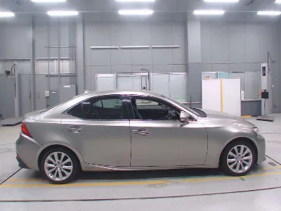 LEXUS IS