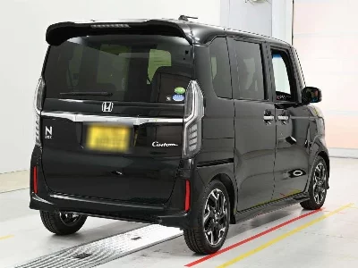 HONDA N BOX CUSTOM