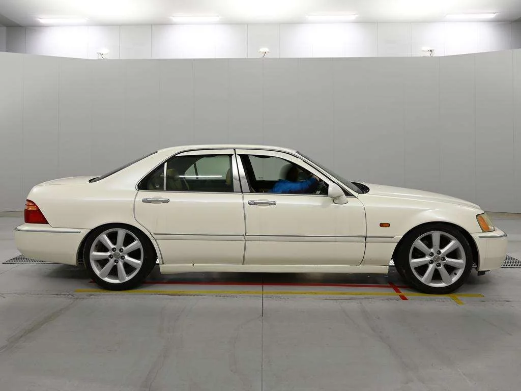 Honda Legend  с аукциона в Японии