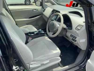 NISSAN LEAF