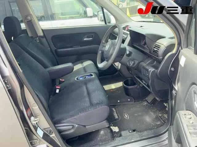Honda Zest  с аукциона в Японии