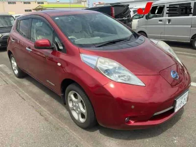 NISSAN LEAF