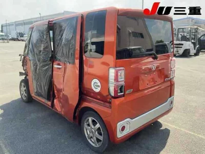 DAIHATSU WAKE