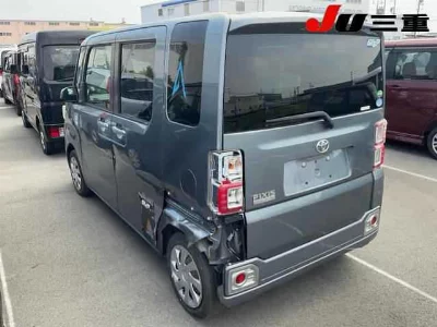 TOYOTA PIXIS MEGA
