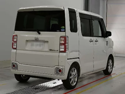 DAIHATSU WAKE