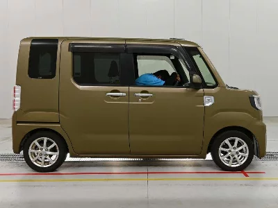 DAIHATSU WAKE