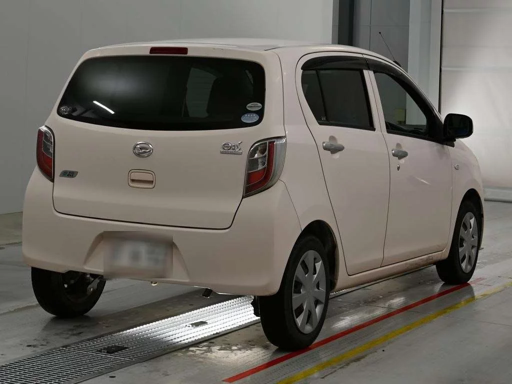 Daihatsu Mira e:S  с аукциона в Японии