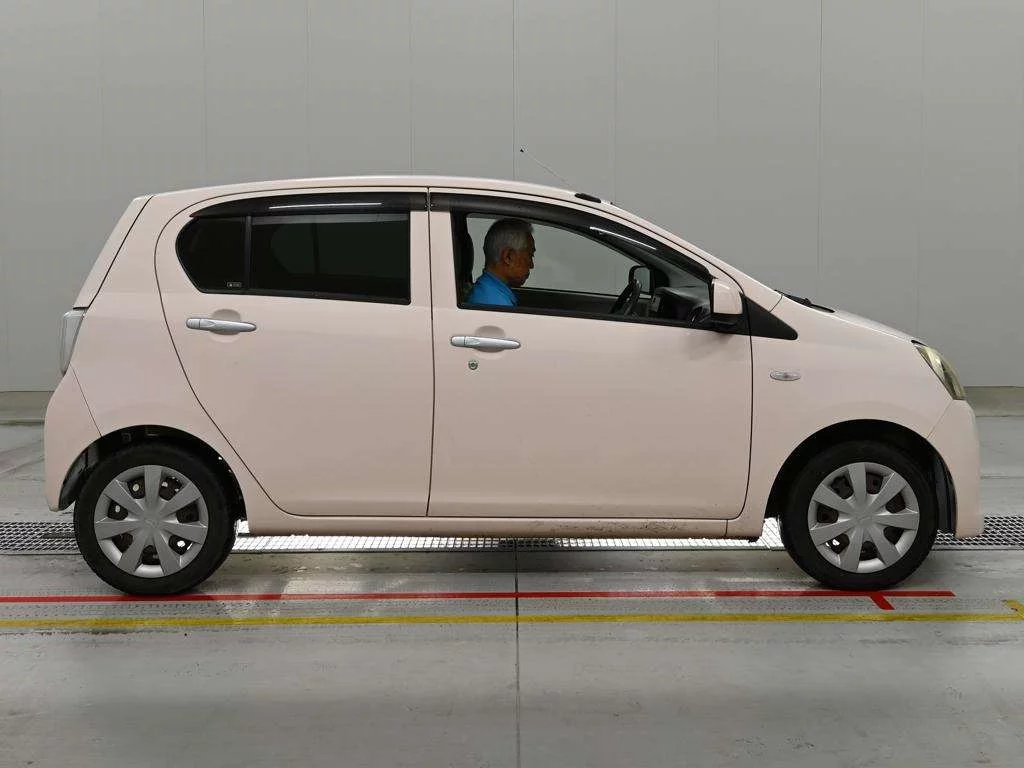 Daihatsu Mira e:S  с аукциона в Японии