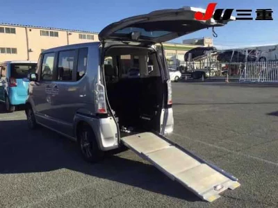 HONDA N BOX +