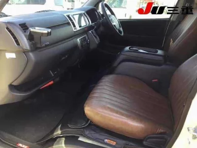 TOYOTA HIACE VAN