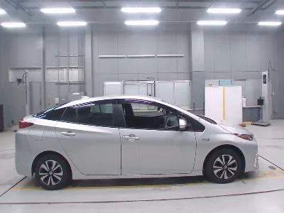 TOYOTA PRIUS PHV