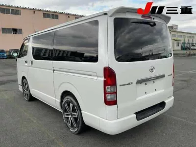 TOYOTA REGIUS VAN