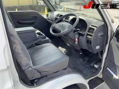 MAZDA BONGO VAN
