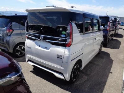 NISSAN ROOX