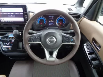 NISSAN ROOX