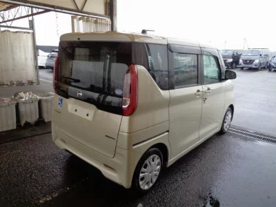 NISSAN ROOX