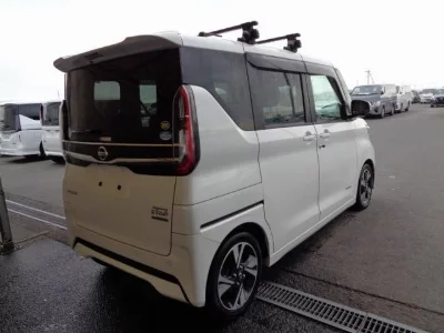 NISSAN ROOX