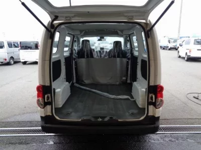 Nissan NV200 VANETTE VAN