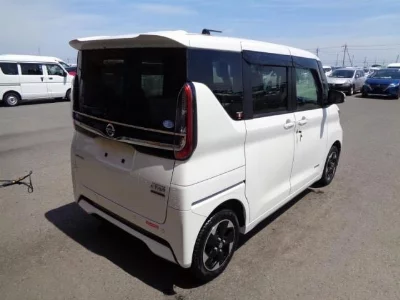 NISSAN ROOX