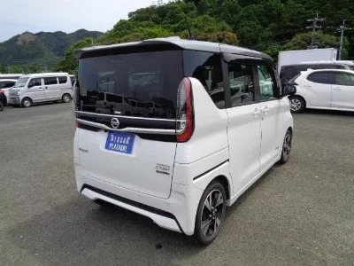 NISSAN ROOX