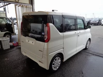 NISSAN ROOX
