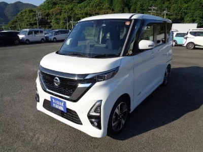 NISSAN ROOX