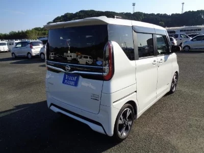NISSAN ROOX