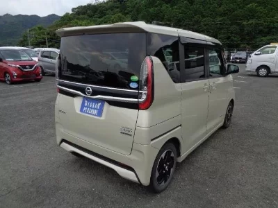 NISSAN ROOX