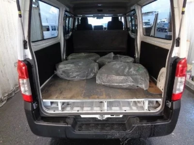 NISSAN NV350 CARAVAN