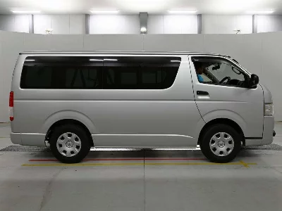 TOYOTA REGIUS VAN