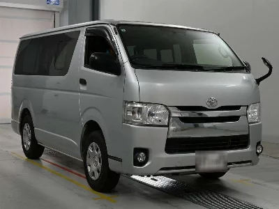 TOYOTA REGIUS VAN