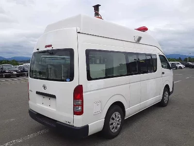 TOYOTA HIACE VAN