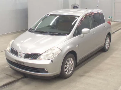 NISSAN TIIDA